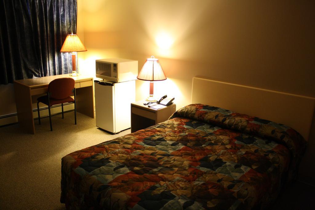 Lamplighter Inn Three Hills Δωμάτιο φωτογραφία