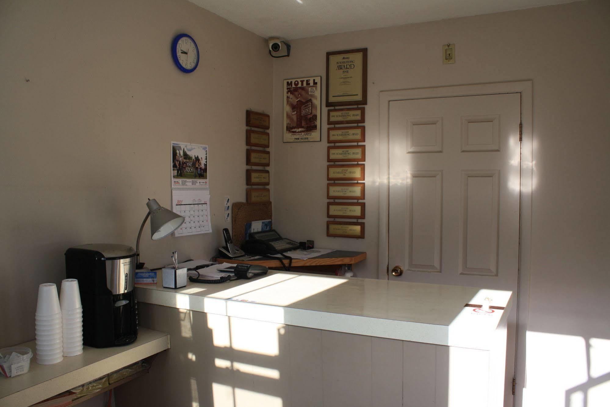 Lamplighter Inn Three Hills Εξωτερικό φωτογραφία